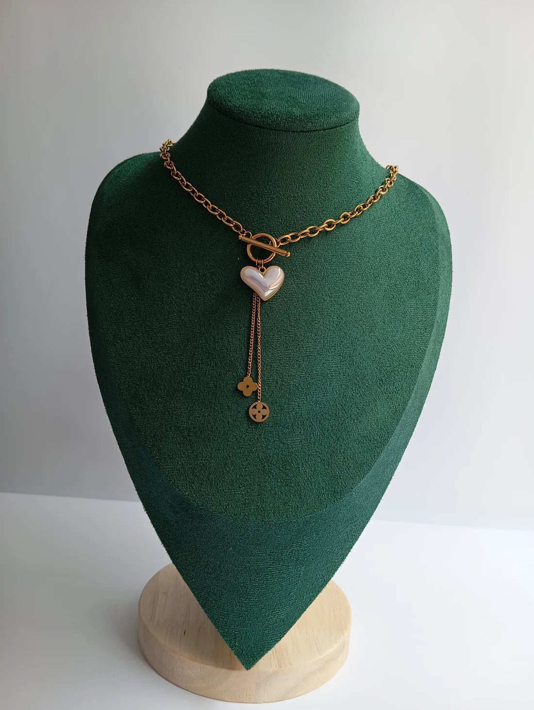 Heart of Swan PENDANT