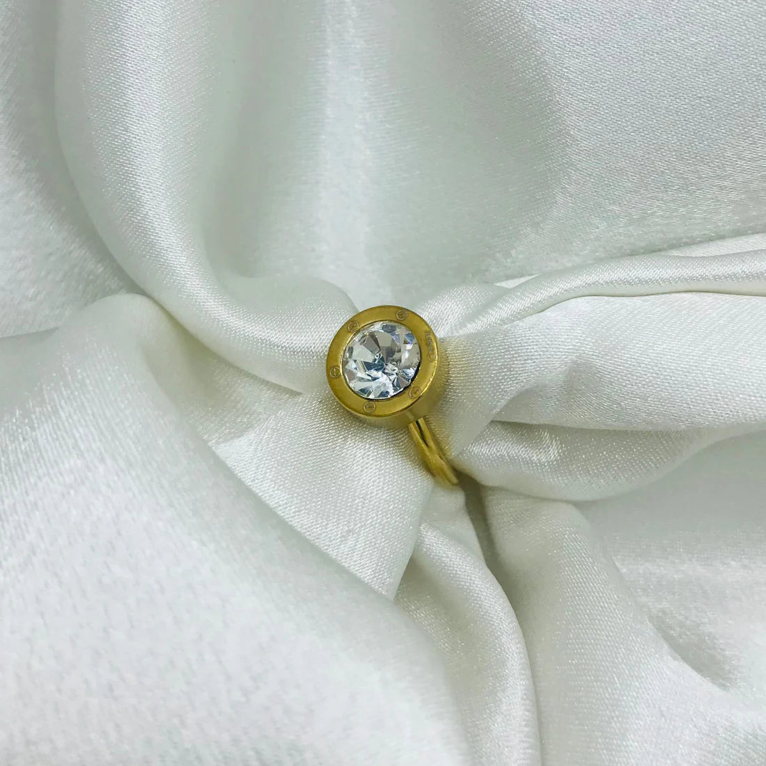 ELEGANT RING