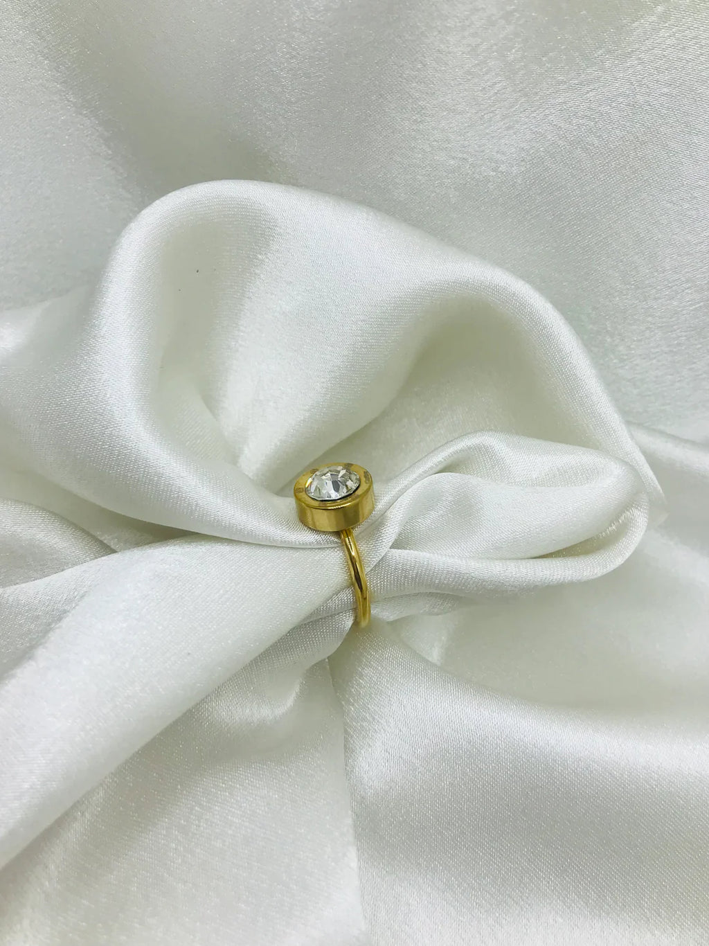 ELEGANT RING