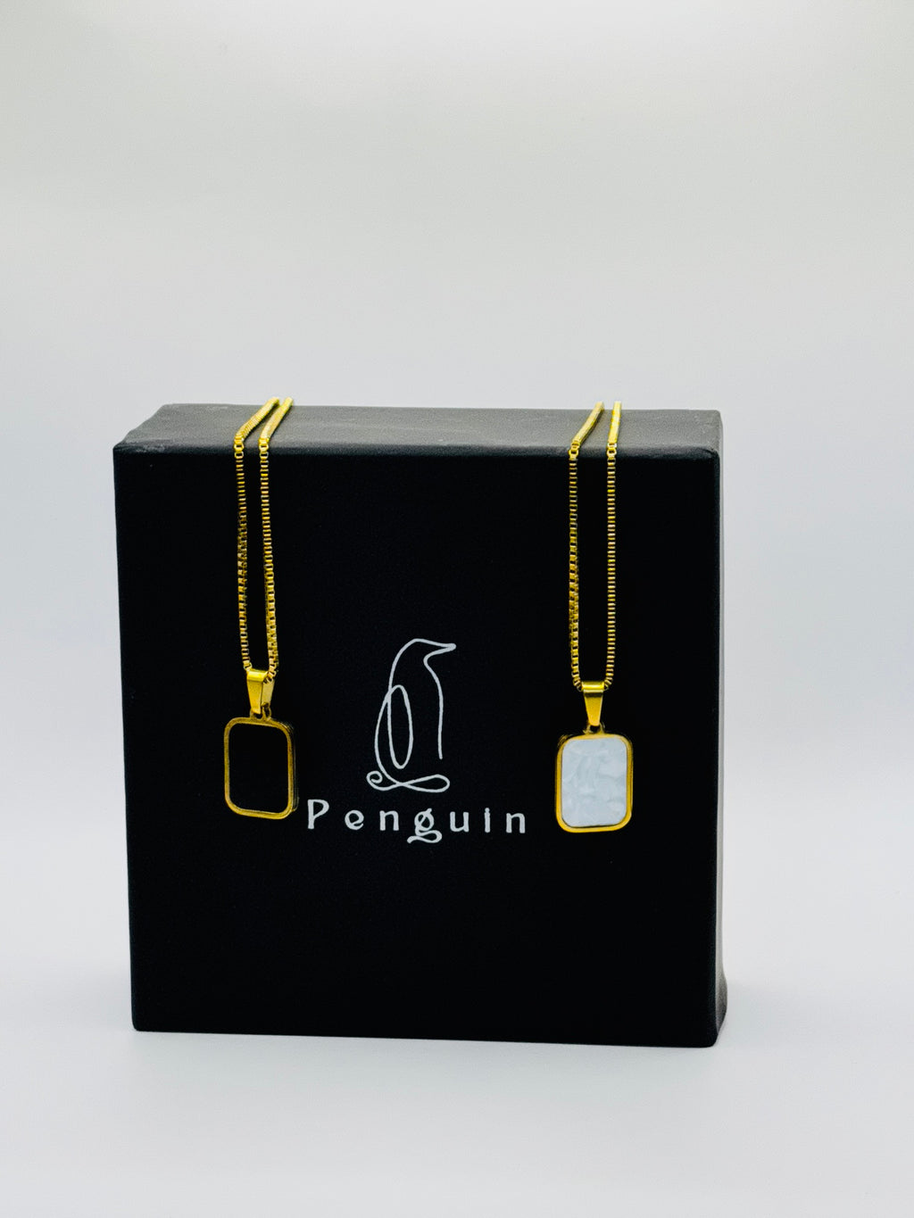 Day Night Chic Pendant