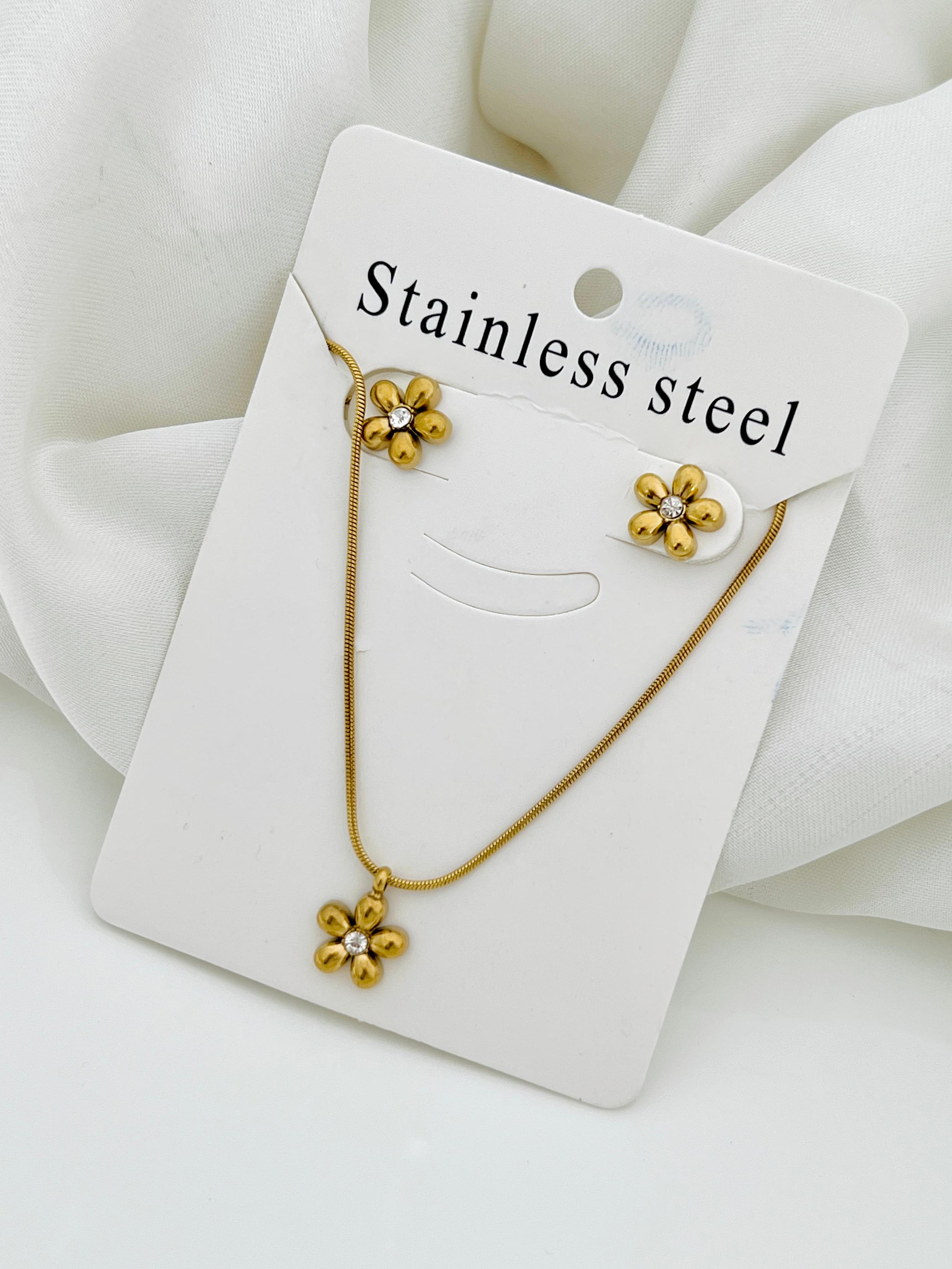 Gold Daisy Flower Necklace & Earrings Set