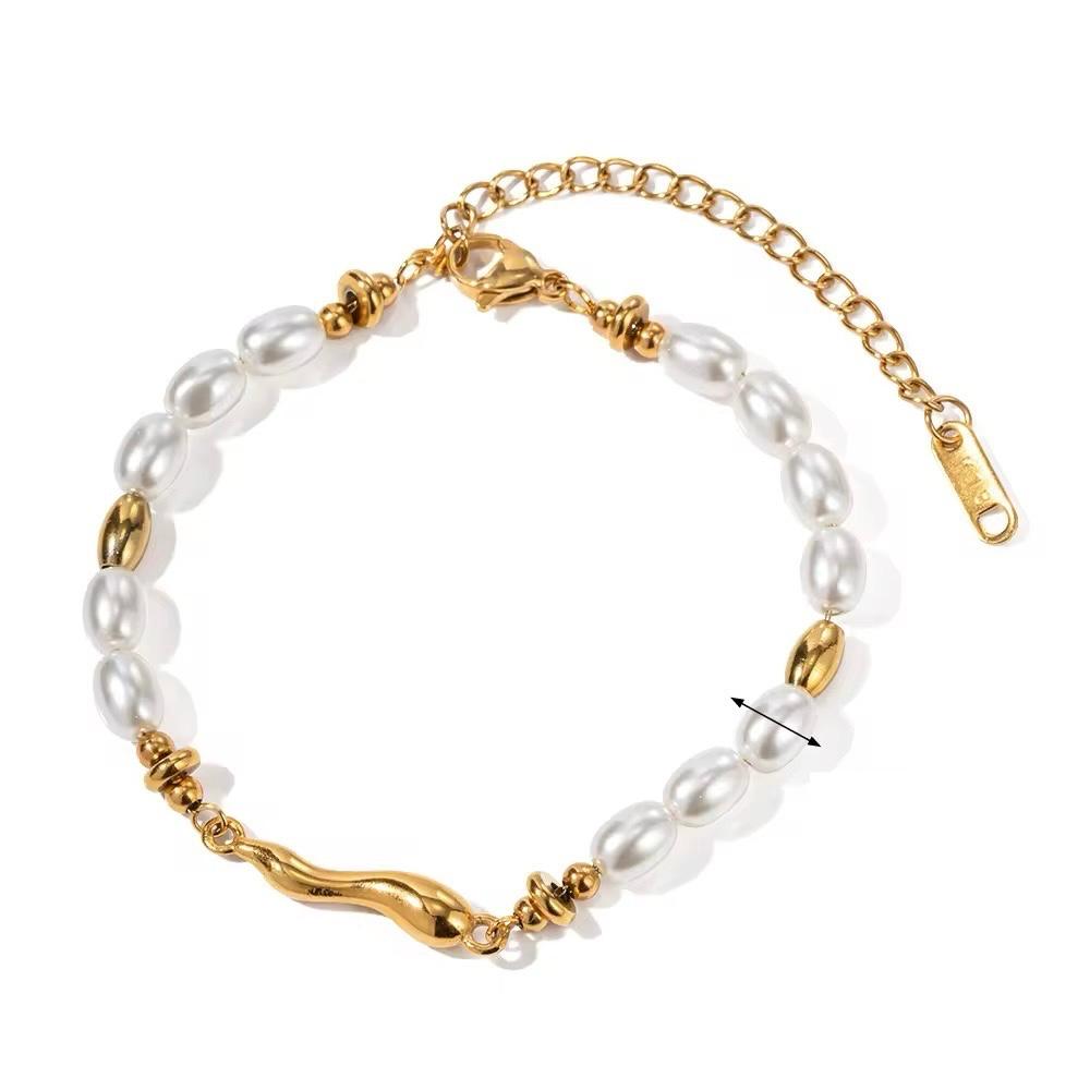 Pearl & Gold Wavy Bar Bead Bracelet detail