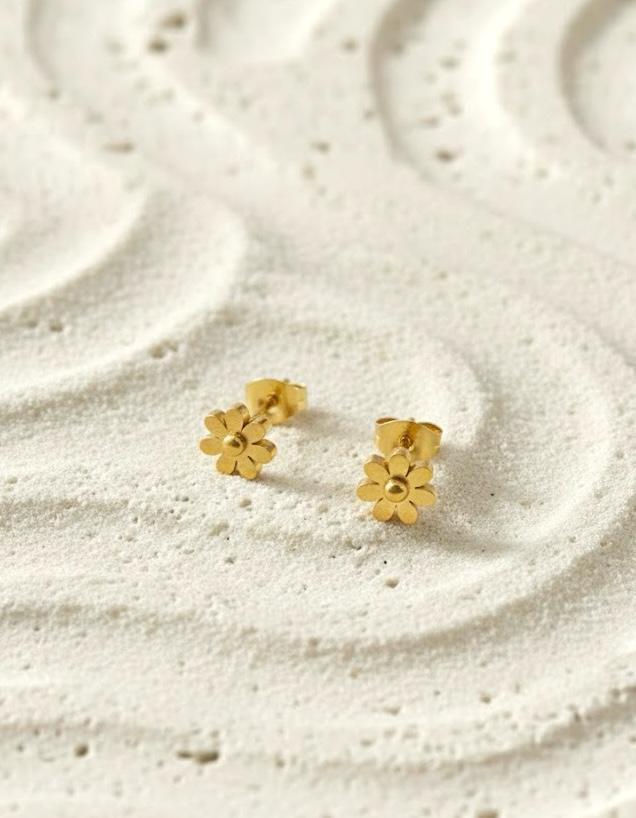 Dainty Daisy Flower Stud Earrings - 18K Gold Plated